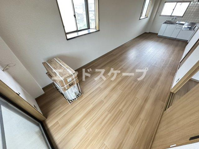 アメージングエステートＢの居間・リビング|高崎、前橋のお部屋探しはエンドスケープまで！お客様の理想お聞かせ下さい♪