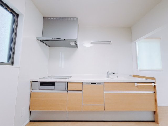 【中古戸建】前橋市北代田町のキッチン|■キッチン｜全スライド式収納キッチン♪お皿や鍋の出し入れもラクラクです（＾＾）！