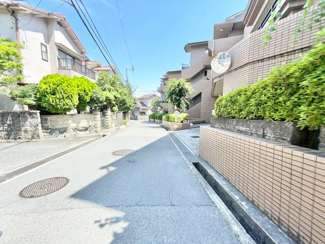 【周辺】 | ベルク豊中宮山 | 現在ご返済中のカーローン・カードローン・教育ローンなどを住宅ローンに一本化したり、家具家電購入費用・引越し費用を住宅ローンと組み合わせるなど、お客さまにメリットの多い住宅ローンのご提案が可能です。
