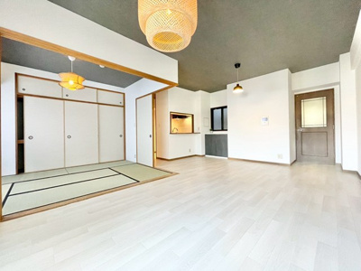 【居間・リビング】 | ベルク豊中宮山 | エイブルだけの嬉しいサービス、ご用意しております。詳細は、お気軽に当社までお問合せ下さいませ！