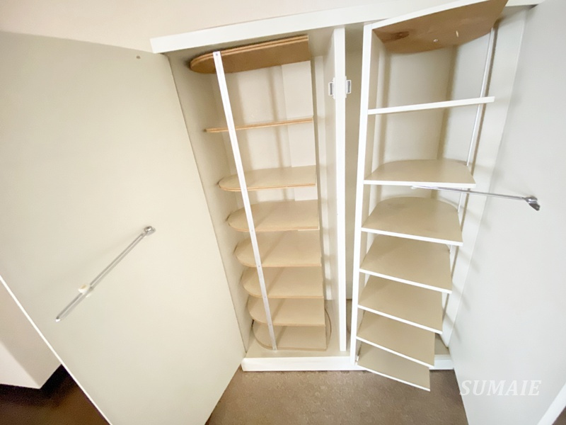 鹿骨センターハイツの収納|玄関収納です