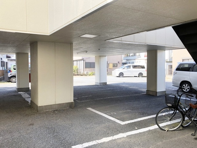鹿骨センターハイツの駐車場|駐車場です