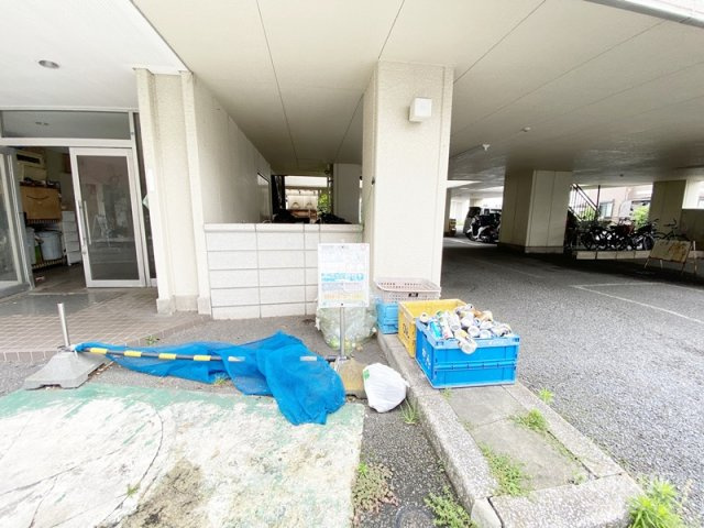 鹿骨センターハイツのその他共用部分|ごみ置き場です