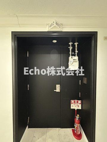 クレアジオーネ中之島西の玄関