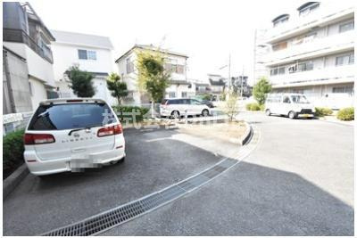 曙フラッツの駐車場