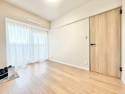 【寝室】 | 藤和千里ハイタウン | 現在ご返済中のカーローン・カードローン・教育ローンなどを住宅ローンに一本化したり、家具家電購入費用・引越し費用を住宅ローンと組み合わせるなど、お客さまにメリットの多い住宅ローンのご提案が可能です。