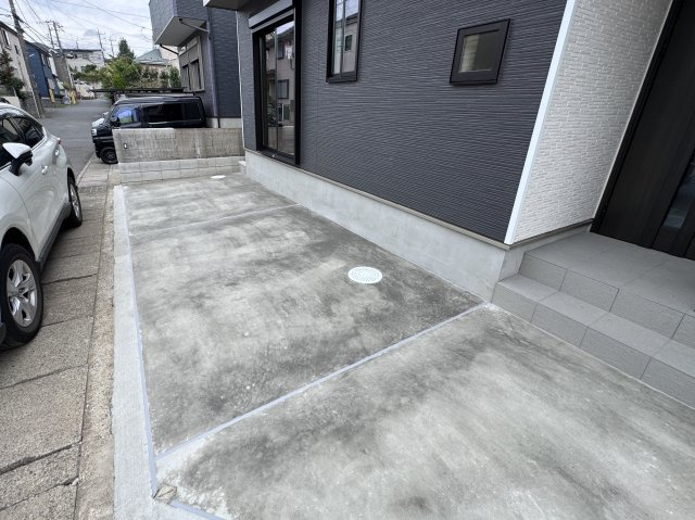 松戸市日暮８丁目新築戸建【河原塚小学校:6分】の駐車場|駐車スペース完備
