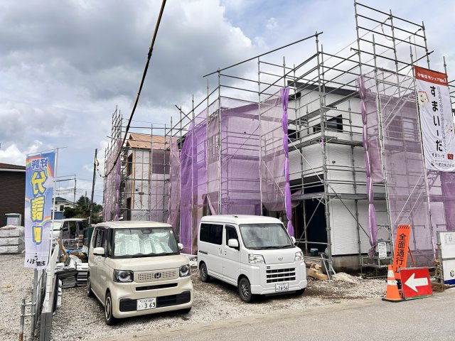 【LiveleGarden】上三川町上三川 第11　全3邸の外観|〇1号棟【4LDK+2WIC+カースペース３台】
全居室6帖以上♪玄関とリビングの二方向から出入りできる和室はプライベートを守りながら多目的に使える万能スペースです。
※2026年5月撮影