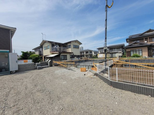 【LiveleGarden】上三川町上三川 第11　全3邸の前面道路含む現地写真|○分譲地〇
広々敷地63坪～74坪、日当たり通風も良好♪カースペース2台～ゆとりある分譲地です。
緑豊かな公園に隣接、自然を身近に感じられる住環境も魅力です。
※2026年5月撮影