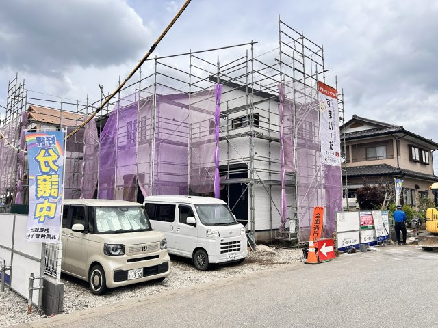 【LiveleGarden】上三川町上三川 第11　全3邸の前面道路含む現地写真|〇南東側前面道路6.1ｍ〇
道路の配置や道の広さ日当たりなど、ぜひ現地もご確認ください。
資料には掲載しきれない情報が現地にあります。是非ご自身にてご確認下さい。
※2026年5月撮影