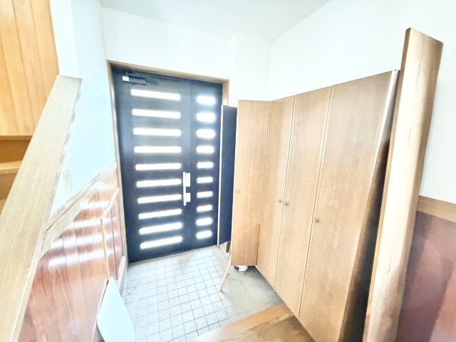 大日戸建の玄関