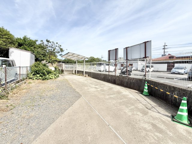 大日戸建の駐車場