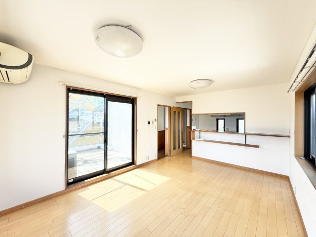 大日戸建の居間・リビング|こちらの居間で趣味の時間をお楽しみください