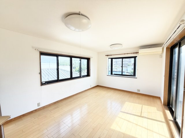 大日戸建の居間・リビング