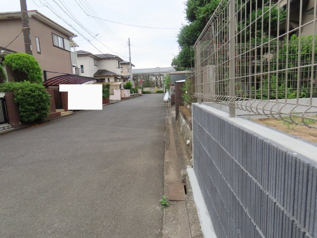 鶴ヶ島市脚折新築戸建の前面道路含む現地写真
