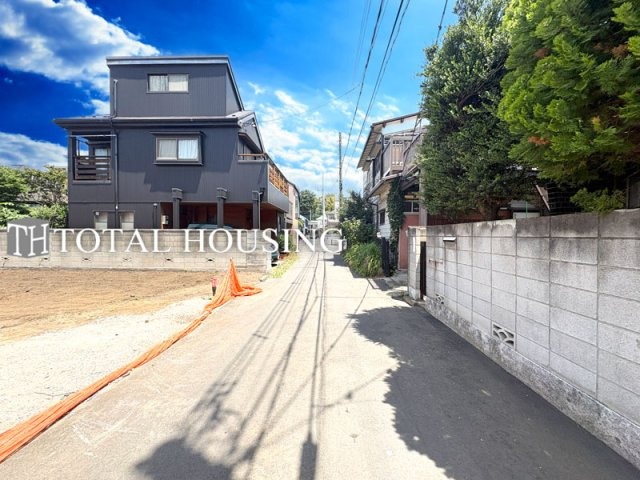 【前面道路含む現地写真】 | 小金井市緑町5丁目　新築戸建　全2棟