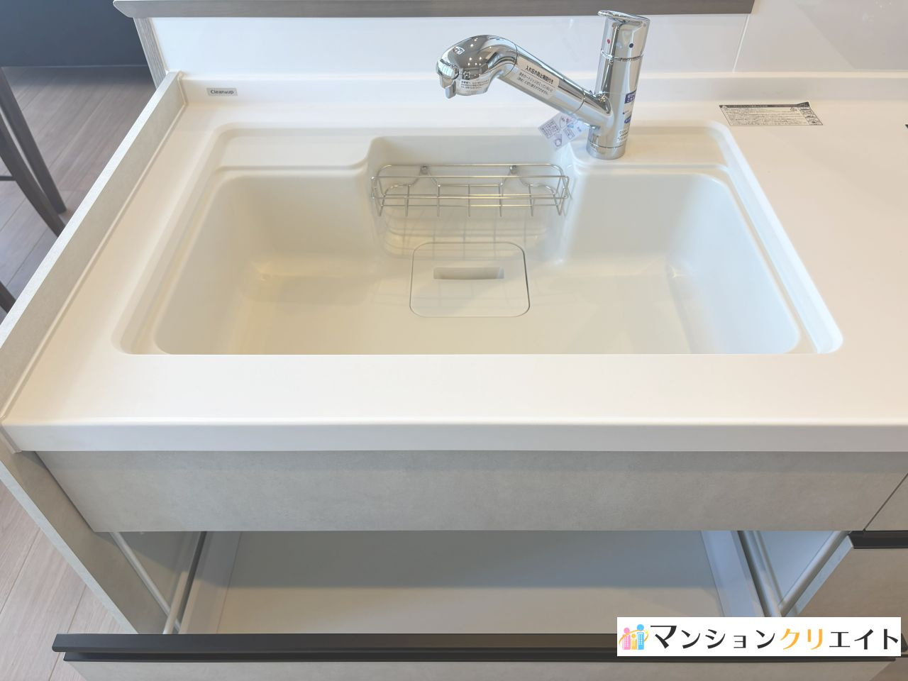 シンフォニアガーデン福井のキッチン|白いシンクが明るくてかわいいです