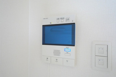 【セキュリティ】 | アール大阪リュクス | モニター付きインターフォンです