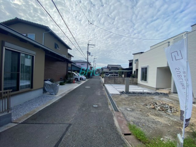 【前面道路含む現地写真】 | 守山市二町町　分譲2区画2号地
