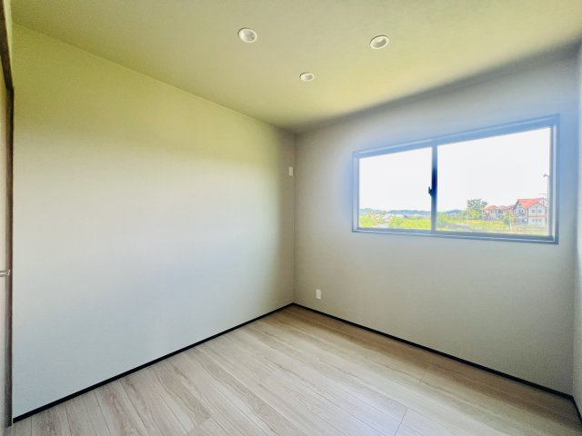 安中市古屋の洋室|お子様の一人部屋デビューにも最適♪