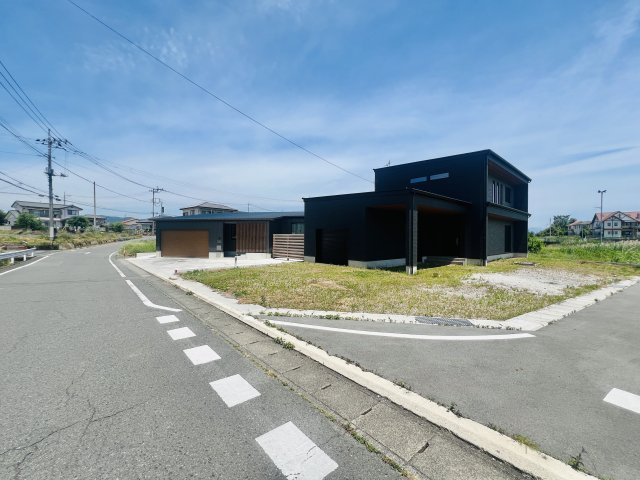 安中市古屋の前面道路含む現地写真|閑静な住宅地◎