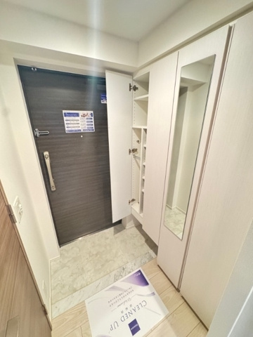 新品家具付きマンション原町3(KaGood東京)の玄関