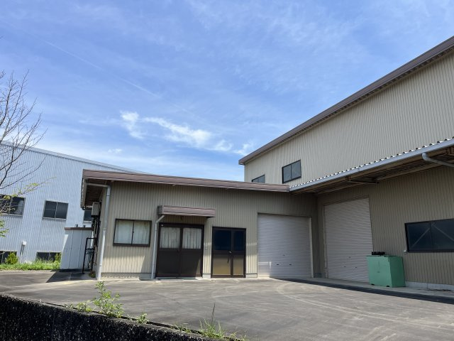 松阪市上川町　倉庫の外観