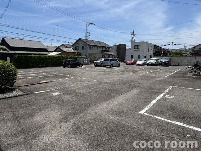 コーポ大屋敷Dの駐車場