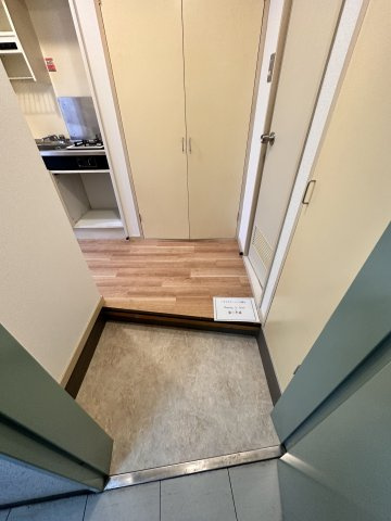 イーストビルの玄関