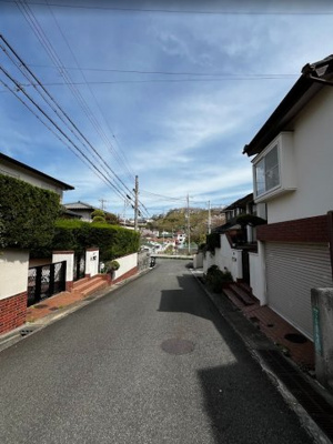 【前面道路含む現地写真】 | つつじが丘６丁目　中古戸建