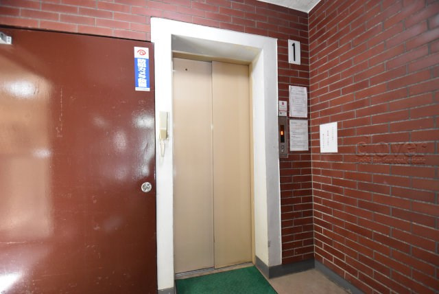 【設備】 | 明穂和泉マンション | 無いと困ってしまう設備の筆頭がエレベーター。定期的なメンテナンスが必要な大型機械です。よく整備されていることをご確認ください。～即日のご見学可能～　お問合せはお気軽にどうぞ。