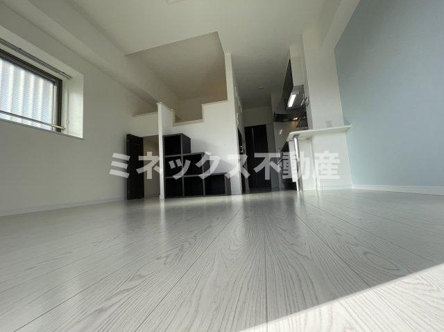 【居間・リビング】 | MKマンション | 同タイプのお部屋の写真。現況を優先します。