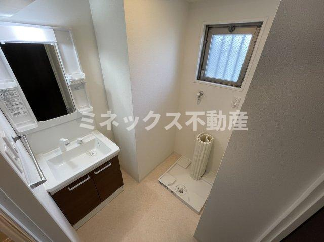 【独立洗面台】 | MKマンション | 同タイプのお部屋の写真。現況を優先します。