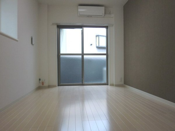 新宿区西新宿４丁目の賃貸マンションの居間・リビング