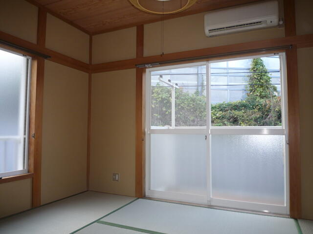 エアコン完備　角部屋２面採光
