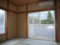 エアコン完備　角部屋２面採光