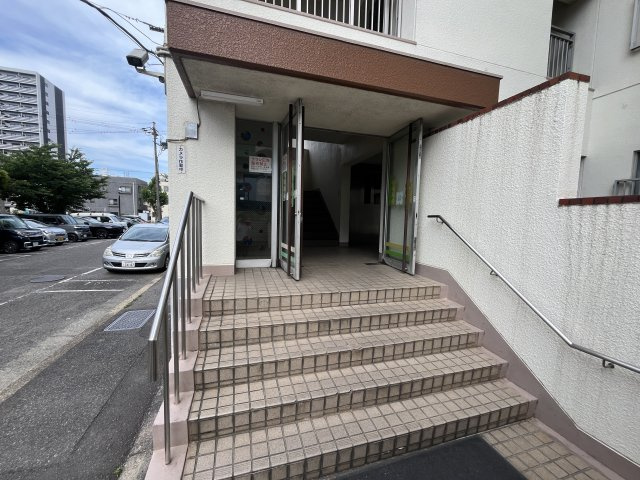 山王住宅　S棟のエントランス|外観　ご都合のよろしい日時に現地をご案内させて頂きます！是非、お問い合わせお待ちしております!!