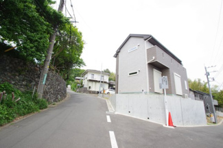 【前面道路含む現地写真】 | 【仲介手数料無料！！】町田市金井4丁目　新築戸建て（全7棟）No3号棟　5280万円