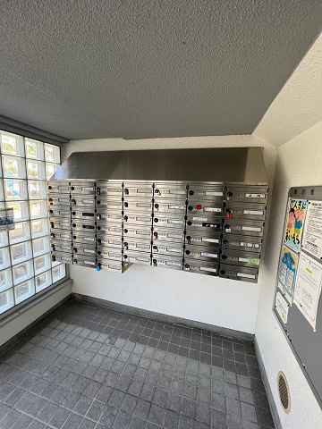 URルミエール千鳥　7号棟のエントランス|建物の内部です
