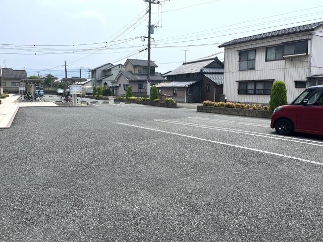 グリーンアベニュー　Ｗの駐車場