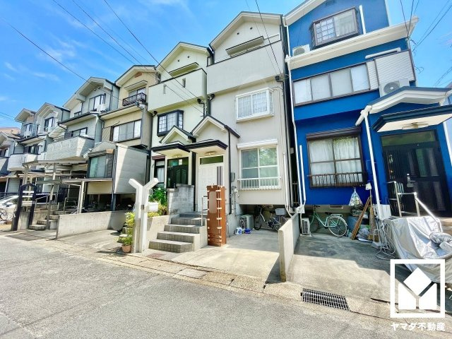 伏見区石田大受町の外観