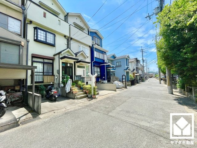 伏見区石田大受町の前面道路含む現地写真