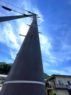 高島市城山台2丁目91坪売地のその他|敷地内電柱