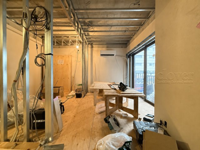 【居間・リビング】 | エグゼクティブ原宿 | ※工事中　リビングダイニング　～即日のご見学可能～　お問合せはお気軽にどうぞ。
