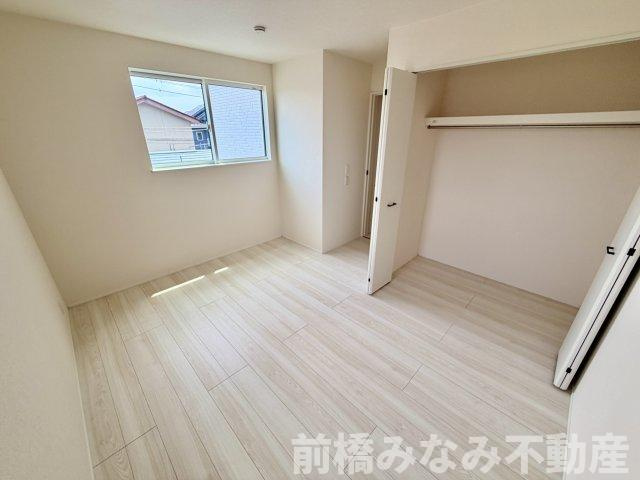 【新築】佐波郡玉村町斎田第２期　７号棟(全８棟)　リナージュ　新築建売分譲の洋室|コンパクトで使いやすい洋室です