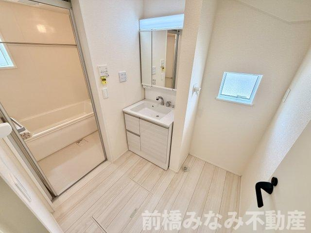 【新築】佐波郡玉村町斎田第２期　４号棟(全８棟)　リナージュ　新築建売分譲の独立洗面台|独立洗面化粧台付き