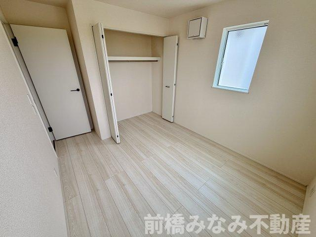 【新築】佐波郡玉村町斎田第２期　４号棟(全８棟)　リナージュ　新築建売分譲の洋室|スタンダードな洋室です