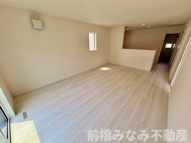 【新築】佐波郡玉村町斎田第２期　４号棟(全８棟)　リナージュ　新築建売分譲の居間・リビング|リビングです