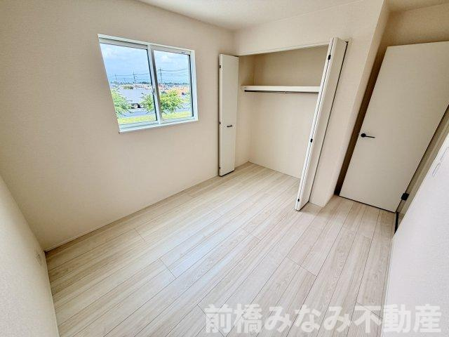 【新築】佐波郡玉村町斎田第２期　２号棟(全８棟)　リナージュ　新築建売分譲の洋室|個人の部屋や寝室として使える洋室です