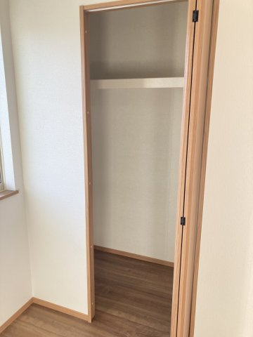 ハートフルタウン 前橋市南町2丁目11番　Ａ号棟の収納|【イメージ画像】2階洋室1収納です